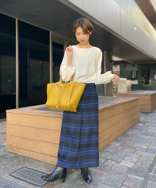 un dix cors（アンディコール）の「幅広いシチュエーションに対応　フロントベルトバッグ（ハンドバッグ・レディース・ブラウン/イエロー/グレイッシュベージュ・FREE）」の6枚目の写真