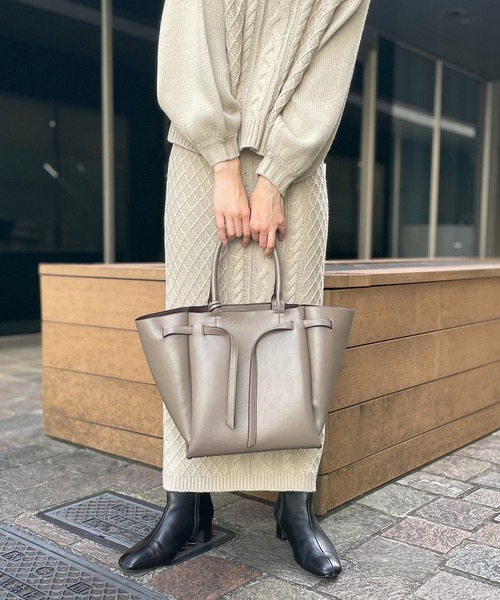 un dix cors（アンディコール）の「幅広いシチュエーションに対応　フロントベルトバッグ（ハンドバッグ・レディース・ブラウン/イエロー/グレイッシュベージュ・FREE）」の17枚目の写真