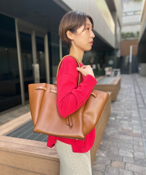 un dix cors（アンディコール）の「幅広いシチュエーションに対応　フロントベルトバッグ（ハンドバッグ・レディース・ブラウン/イエロー/グレイッシュベージュ・FREE）」の4枚目の写真