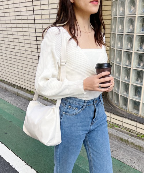 H.Warren（エイチウォーレン）の「柔らか素材のフェイクレザービッグショルダーPUバッグ（ショルダーバッグ・レディース・ブラック/アイボリー・FREE）」の15枚目の写真