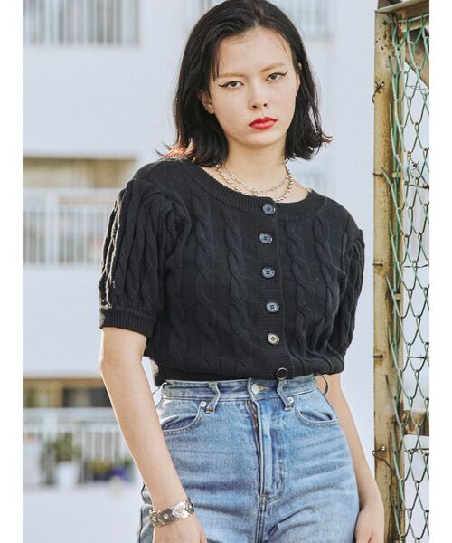 jouetie（ジュエティ）の「2WAYサマーケーブルニット（ニット/セーター・レディース・アイボリー/ブラック/ピンク/イエロー/グリーン/ブルー・MEDIUM）」の2枚目の写真