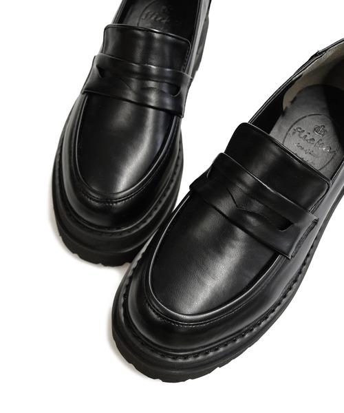 NOFALL（ノーフォール）の「厚底トラックソールコインローファー（ローファー・レディース・ホワイト/ブラック/シルバー/ブラック系その他・LL/S/M/L/3L）」の19枚目の写真