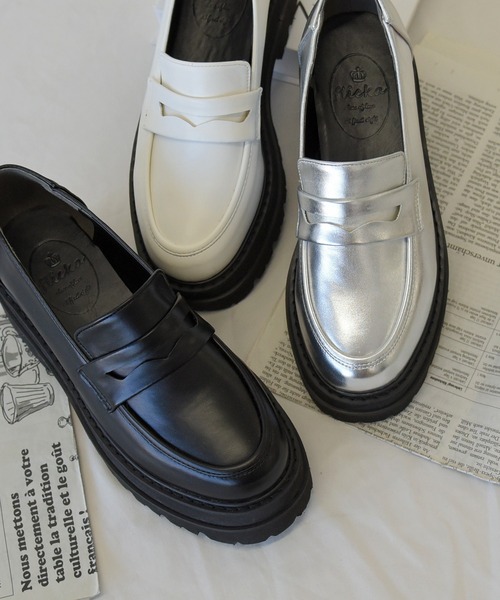 NOFALL（ノーフォール）の「厚底トラックソールコインローファー（ローファー・レディース・ホワイト/ブラック/シルバー/ブラック系その他・LL/S/M/L/3L）」の6枚目の写真