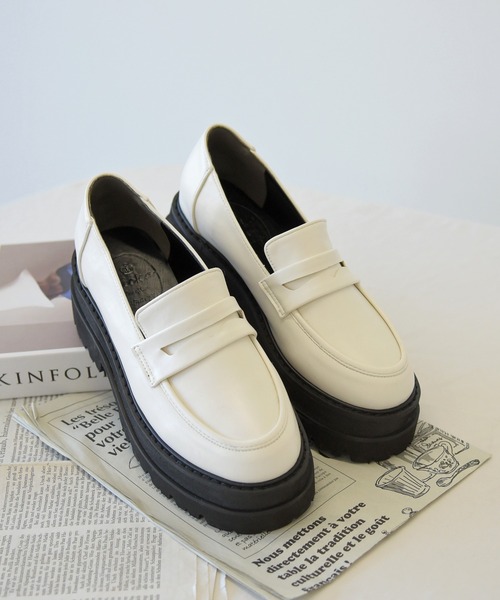 NOFALL（ノーフォール）の「厚底トラックソールコインローファー（ローファー・レディース・ホワイト/ブラック/シルバー/ブラック系その他・LL/S/M/L/3L）」の9枚目の写真