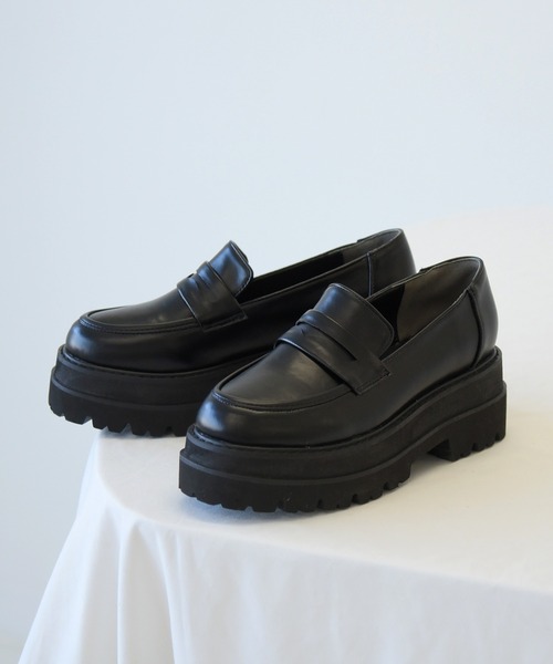 NOFALL（ノーフォール）の「厚底トラックソールコインローファー（ローファー・レディース・ホワイト/ブラック/シルバー/ブラック系その他・LL/S/M/L/3L）」の10枚目の写真