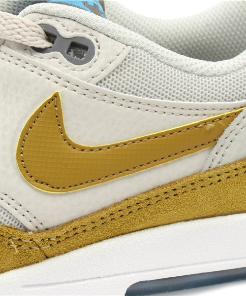 And A(アンドエー)の「NIKE WMS AIR MAX1 ESSENTIALS(スニーカー・レディース・オフホワイト・24.5cm/23.5cm)」の9枚目の写真