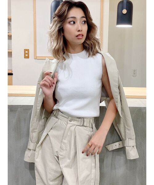 GYDA（ジェイダ）の「【セットアップ着用可】バックベルトショートジャケット（テーラードジャケット・レディース・ブラック/ベージュ・FREE）」の3枚目の写真