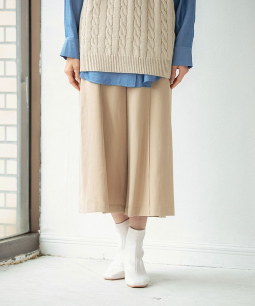 LEPSIM(レプシィム)の「セミフレアクロップドパンツ 263616(その他パンツ・レディース・ベージュ/ブラック・MEDIUM/LARGE)」の1枚目の写真