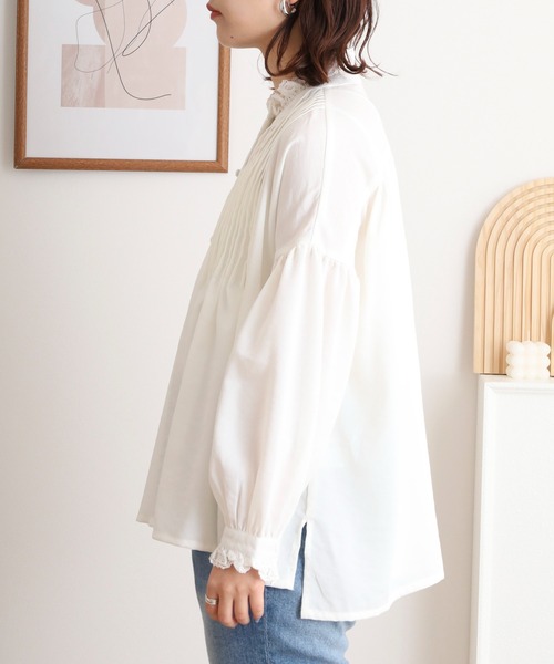 ubasoku（ウバソク）の「【ubasoku】リネン混胸元多数ピンタック　衿・カウス胡桃釦ブラウス（シャツ/ブラウス・レディース・ブラック/ホワイト・FREE）」の12枚目の写真