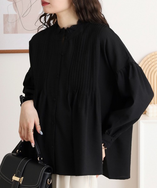 ubasoku（ウバソク）の「【ubasoku】リネン混胸元多数ピンタック　衿・カウス胡桃釦ブラウス（シャツ/ブラウス・レディース・ブラック/ホワイト・FREE）」の7枚目の写真