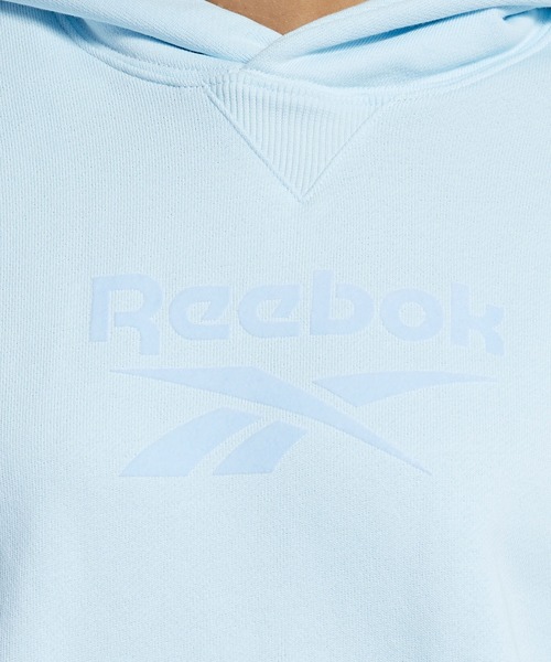 Reebok（リーボック）の「クラシックス ビッグロゴ フーディー / Classics Big Logo Hoodie（パーカー・レディース・ライトブルー・SMALL/MEDIUM/LARGE/X-LARGE/XX-LARGE/X-SMALL）」の2枚目の写真