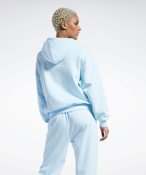 Reebok（リーボック）の「クラシックス ビッグロゴ フーディー / Classics Big Logo Hoodie（パーカー・レディース・ライトブルー・SMALL/MEDIUM/LARGE/X-LARGE/XX-LARGE/X-SMALL）」の9枚目の写真
