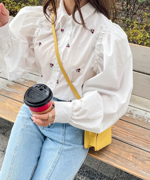 frunco(フランコ)の「チェリー刺しゅうブラウス(シャツ/ブラウス・レディース・ホワイト/ブラック・FREE)」の8枚目の写真