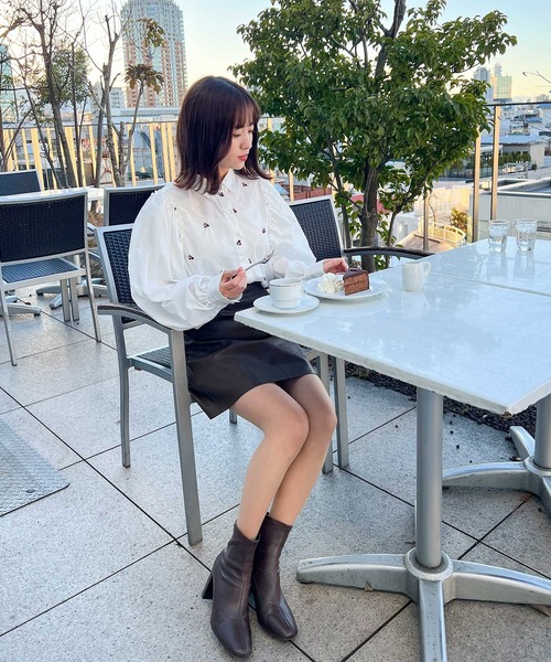 frunco(フランコ)の「チェリー刺しゅうブラウス(シャツ/ブラウス・レディース・ホワイト/ブラック・FREE)」の20枚目の写真