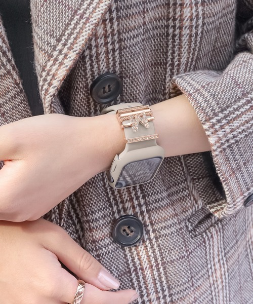 Urban Coral(アーバンコーラル)の「Apple Watch Band / アップルウォッチ バンド くすみカラーシリコン / Urban Coral(デジタル腕時計・レディース・桜/モカ/グレー系その他/グリーン系その他/ブルー系その他/パープル系その他/カーキ/グレー/ホワイト/ブラック/ベージュ系その他2/ベージュ系その他3/ブルー系その他2/ブルー系その他3/ローズ系・40mm/44mm)」の4枚目の写真