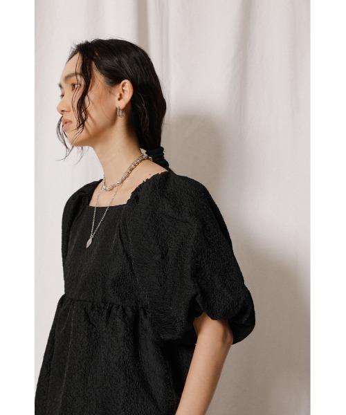 crie conforto（クリーコンフォルト）の「ふくれJQパフスリーブブラウス（シャツ/ブラウス・レディース・イエロー/ブラック/ホワイト・SMALL/MEDIUM）」の9枚目の写真