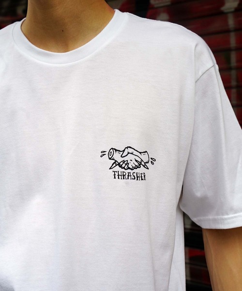 THRASHER（スラッシャー）の「【直営店別注アイテム】Handshake S/S T-SHIRTS/スラッシャー半袖Tシャツ（Tシャツ/カットソー・メンズ・ホワイト/アッシュグレー/ブラック・MEDIUM/LARGE/X-LARGE）」の2枚目の写真