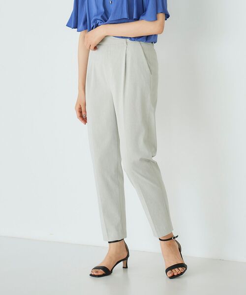 le.coeur blanc（ルクールブラン）の「アサレチックテーパードパンツ（スラックス・レディース・ライトグレー/ネイビー/ブラック/オリーブ・38/36/34/40）」の2枚目の写真
