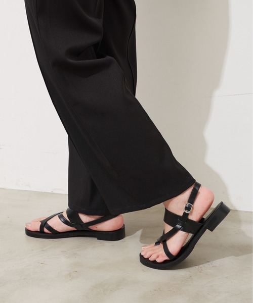 Aunt Marie's(アントマリーズ)の「クロスフラットサンダル(サンダル・レディース・ホワイト/ブラック・S/M/L)」の3枚目の写真