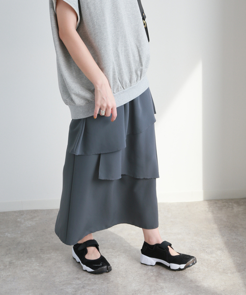 JOURNAL STANDARD relume(ジャーナルスタンダード レリューム)の「イレギュラーティアードスカート(スカート・レディース・チャコールグレー/ブラック・FREE)」の8枚目の写真