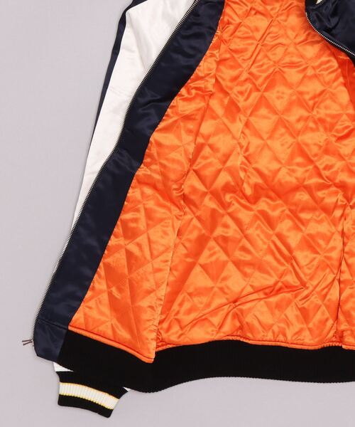 A BATHING APE（アベイシングエイプ）の「BAPE SOUVENIR JACKET