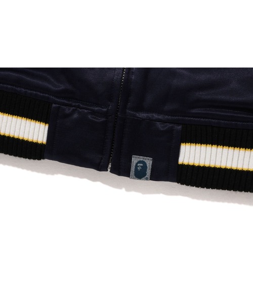 A BATHING APE（アベイシングエイプ）の「BAPE SOUVENIR JACKET