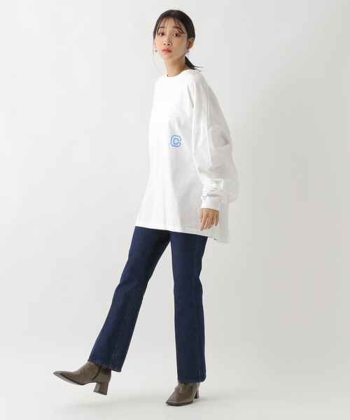 A part by(アパートバイ)の「別注アイテム/カレッジイニシャルロゴロンTシャツ_長袖(Tシャツ/カットソー・レディース・チャコールグレー/ベージュ/オフホワイト/グレー/ホワイト・FREE)」の9枚目の写真