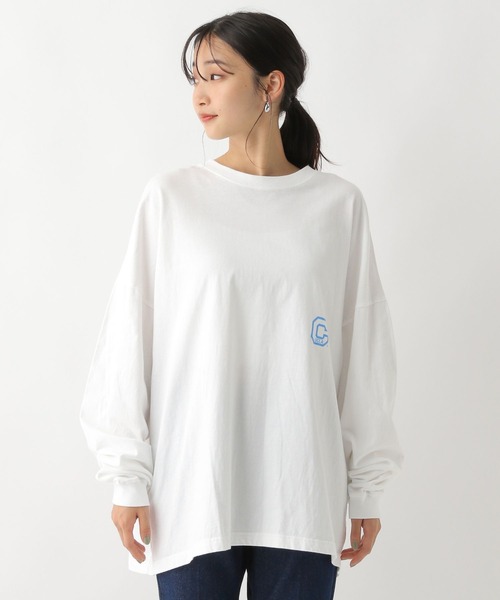 A part by(アパートバイ)の「別注アイテム/カレッジイニシャルロゴロンTシャツ_長袖(Tシャツ/カットソー・レディース・チャコールグレー/ベージュ/オフホワイト/グレー/ホワイト・FREE)」の21枚目の写真