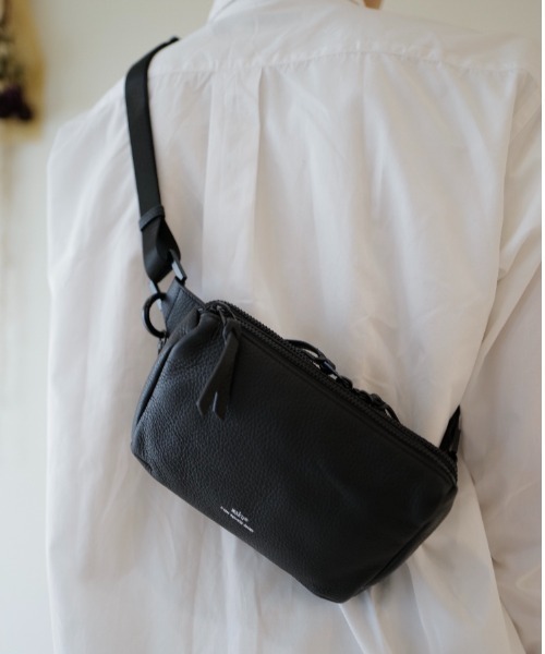 waku ワク 『KURO Series』 ミニスクエアボディBAG（ボディバッグ