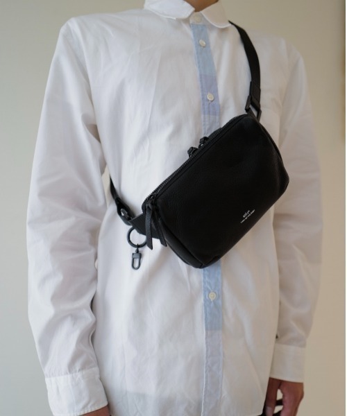 waku ワク 『KURO Series』 ミニスクエアボディBAG（ボディバッグ 