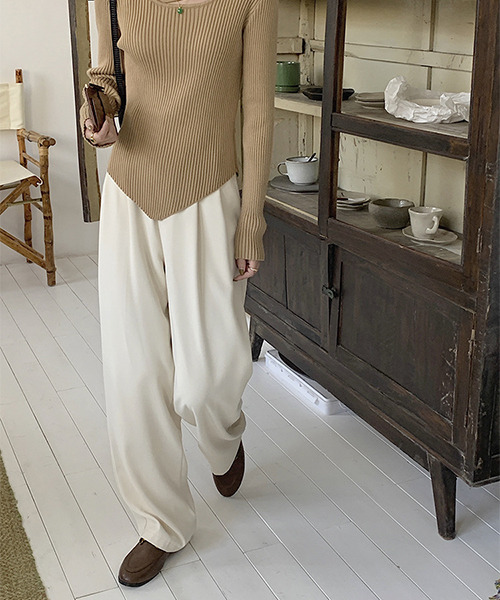 c.u.l（シーユーエル）の「ストレートタックスラックス culw278（スラックス・レディース・ベージュ/アイボリー/ブラック・L/M）」の2枚目の写真