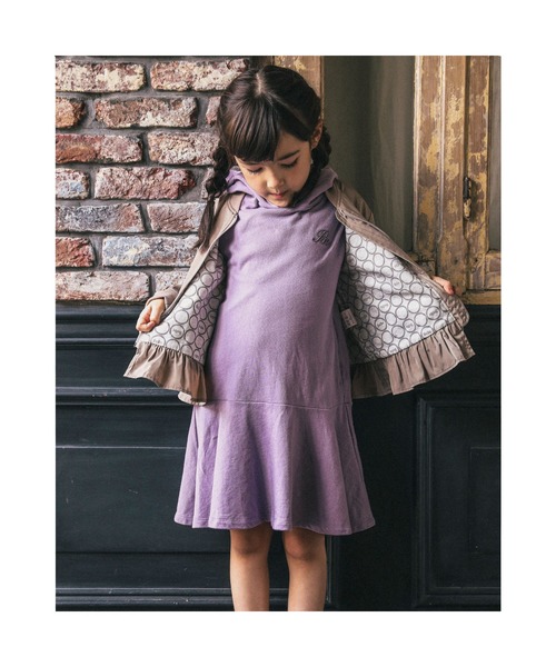 BeBe（ベベ）の「BeBe/マットタフタバックロゴブルゾン(90~150cm)（ブルゾン・キッズ・ネイビー/ベージュ・130/140/120/110/150/90/100）」の4枚目の写真