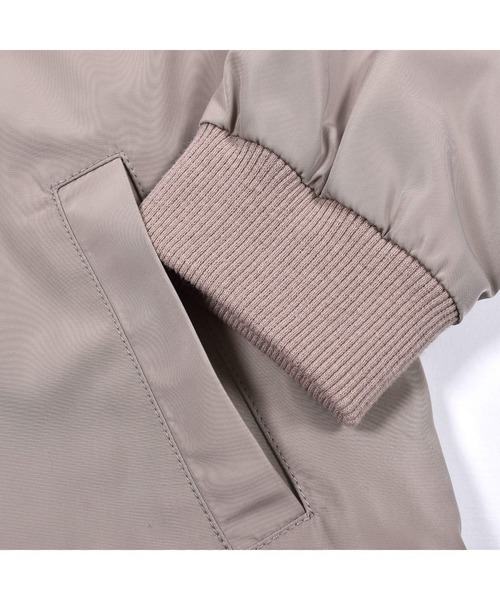 BeBe（ベベ）の「BeBe/マットタフタバックロゴブルゾン(90~150cm)（ブルゾン・キッズ・ネイビー/ベージュ・130/140/120/110/150/90/100）」の22枚目の写真