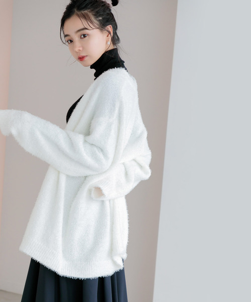 Dita Muaj.（ディータムアージュ）の「【ZOZO限定】Muaj.フェザーヤーン オーバーサイズ ニットカーディガン 長袖（カーディガン/ボレロ・レディース・グレー/ホワイト/ベージュ/ブラック・FREE）」の2枚目の写真