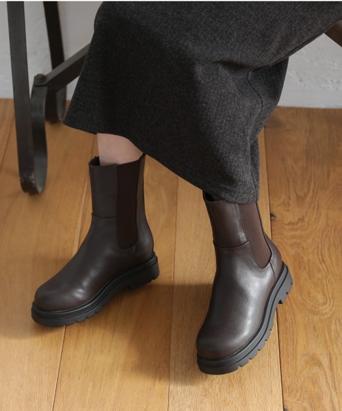 Piedi Nudi(ピエディヌーディ)の「ボリュームソール チェルシーブーツ(ブーツ・レディース・ブラック/ブラウン/アイボリー・M/S/L)」の3枚目の写真