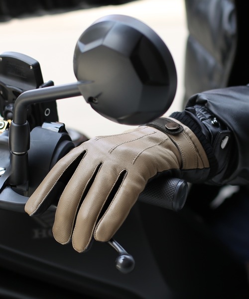 sankyo shokai（サンキョウショウカイ）の「ラムレザー手袋 メンズ ベルト付きスマホ対応（手袋・メンズ・ブラック/ダークブラウン/グレイッシュベージュ/キャメル/ボルドー・フリー）」の10枚目の写真