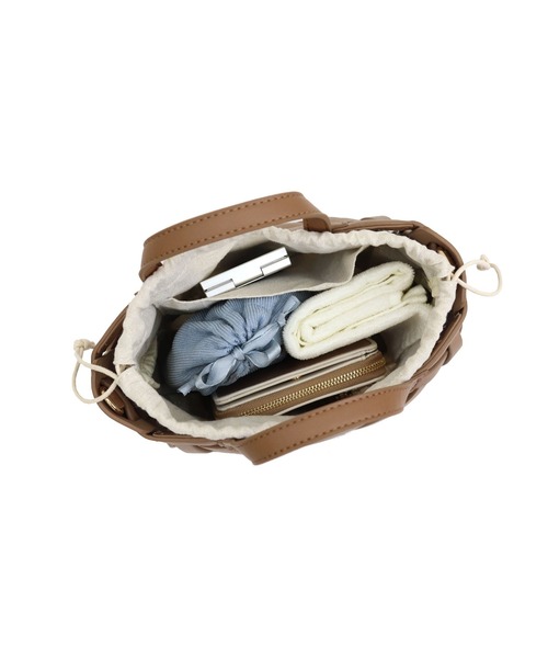 MIAN (ミアン)の「合皮編みミニ2wayトート(ショルダーバッグ・レディース・モカ/グリーン/アイボリー/ブラック・FREE)」の16枚目の写真