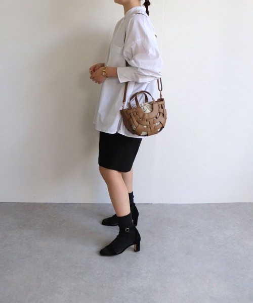 MIAN (ミアン)の「合皮編みミニ2wayトート(ショルダーバッグ・レディース・モカ/グリーン/アイボリー/ブラック・FREE)」の8枚目の写真