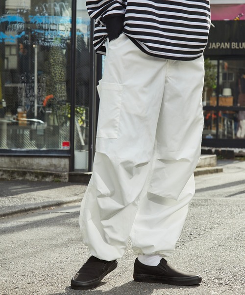 VANS(バンズ)の「VANS/ヴァンズ USA CLASSIC SLIP-ON クラシックスリッポン(スニーカー・メンズ・ブラック×ブラック/ブラック・26cm/28cm/25.5cm/24.5cm/27.5cm/23cm/24cm/23.5cm/26.5cm/28.5cm/25cm/27cm)」の8枚目の写真