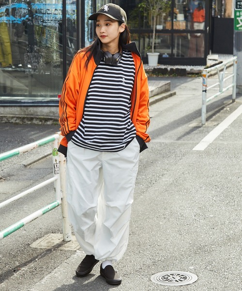 VANS(バンズ)の「VANS/ヴァンズ USA CLASSIC SLIP-ON クラシックスリッポン(スニーカー・メンズ・ブラック×ブラック/ブラック・26cm/28cm/25.5cm/24.5cm/27.5cm/23cm/24cm/23.5cm/26.5cm/28.5cm/25cm/27cm)」の10枚目の写真