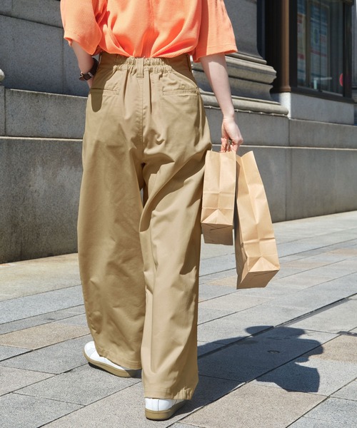 MONO-MART LADY'S(モノマートレディース)の「ハイウエストタックワイドストレートチノパンツ(チノパンツ・レディース・ベージュ/カーキ/アイボリー/ブラック/ネイビー・S/M)」の20枚目の写真