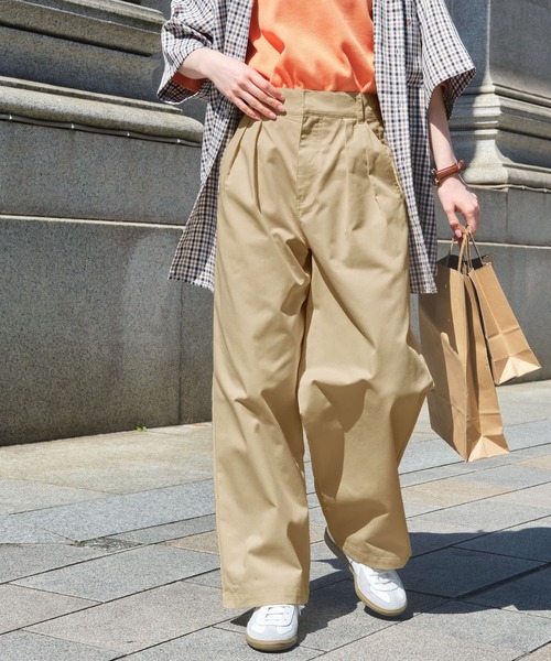 MONO-MART LADY'S(モノマートレディース)の「ハイウエストタックワイドストレートチノパンツ(チノパンツ・レディース・ベージュ/カーキ/アイボリー/ブラック/ネイビー・S/M)」の21枚目の写真