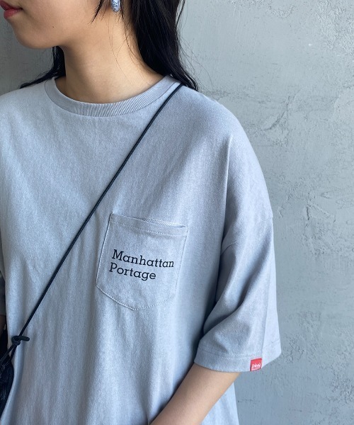 Manhattan Portage（マンハッタンポーテージ）の「[MANHATTAN PORTAGE/マンハッタンポーテージ] 別注 ワンポイントロゴ刺繍 Tシャツワンピース（ワンピース・レディース・チャコール/グリーン/グレー/ブルー・F）」の19枚目の写真