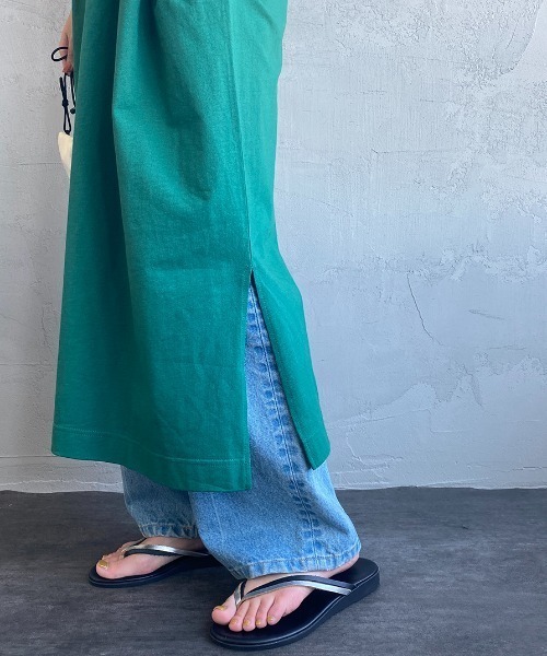 Manhattan Portage（マンハッタンポーテージ）の「[MANHATTAN PORTAGE/マンハッタンポーテージ] 別注 ワンポイントロゴ刺繍 Tシャツワンピース（ワンピース・レディース・チャコール/グリーン/グレー/ブルー・F）」の15枚目の写真