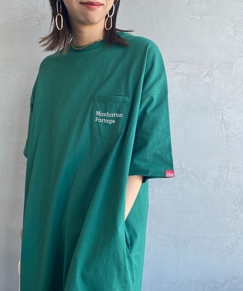 Manhattan Portage（マンハッタンポーテージ）の「[MANHATTAN PORTAGE/マンハッタンポーテージ] 別注 ワンポイントロゴ刺繍 Tシャツワンピース（ワンピース・レディース・チャコール/グリーン/グレー/ブルー・F）」の8枚目の写真