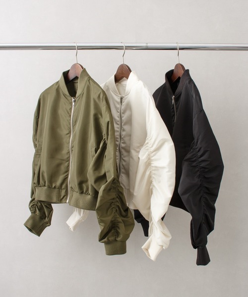 SpRay(スプレイ)の「クロップドMA1(MA-1・レディース・カーキ/ブラック/アイボリー・FREE)」の4枚目の写真