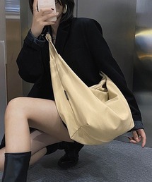 c.u.l | ねじれ ナイロン生地ショルダーバッグ cula570(メッセンジャーバッグ)
