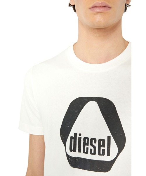 DIESEL(ディーゼル)の「メンズ Tシャツ グラフィック(Tシャツ/カットソー・メンズ・ホワイト/ブラック系その他/ライトグレー/イエロー系その他・LARGE/SMALL/X-LARGE/XX-LARGE/MEDIUM/X-SMALL/XXX-LARGE)」の8枚目の写真