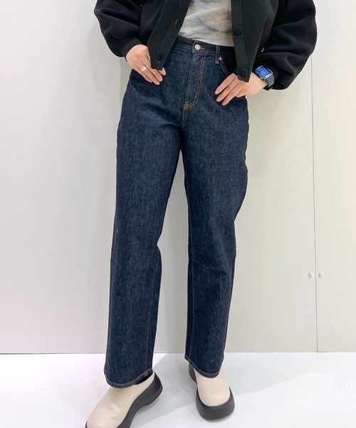 FOREVER 21（フォーエバー トゥエンティーワン）の「ストレートデニムパンツ（デニムパンツ・レディース・ライトインディゴブルー/ネイビー/グレー/ブルー・LARGE/MEDIUM/SMALL）」の3枚目の写真
