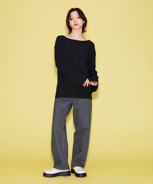 FOREVER 21（フォーエバー トゥエンティーワン）の「ストレートデニムパンツ（デニムパンツ・レディース・ライトインディゴブルー/ネイビー/グレー/ブルー・LARGE/MEDIUM/SMALL）」の9枚目の写真